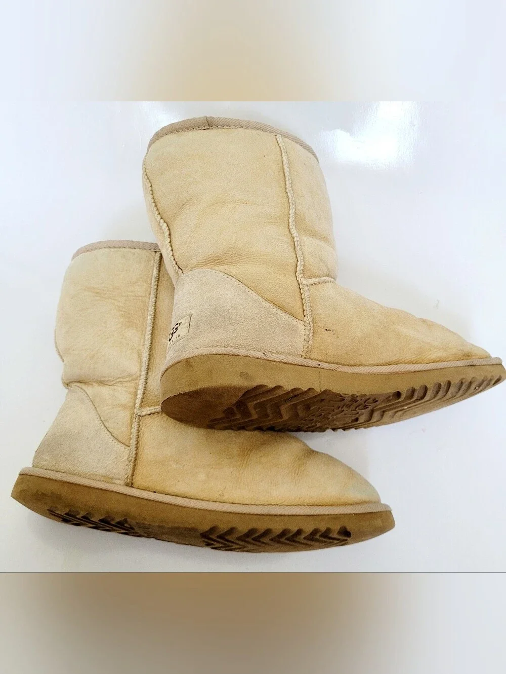 UGG Australia Classic Short II Boots Genuine Leather/Sheepskin US 9
